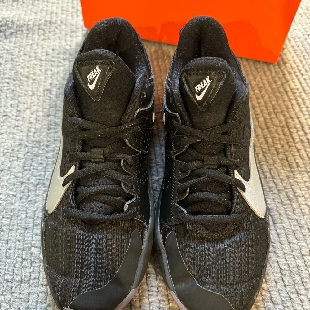 Nike Zoom Freak 2 Basketball Running Shoes Youth Boy Size 4Y Black Girl 5.5 - Picture 6 of 10